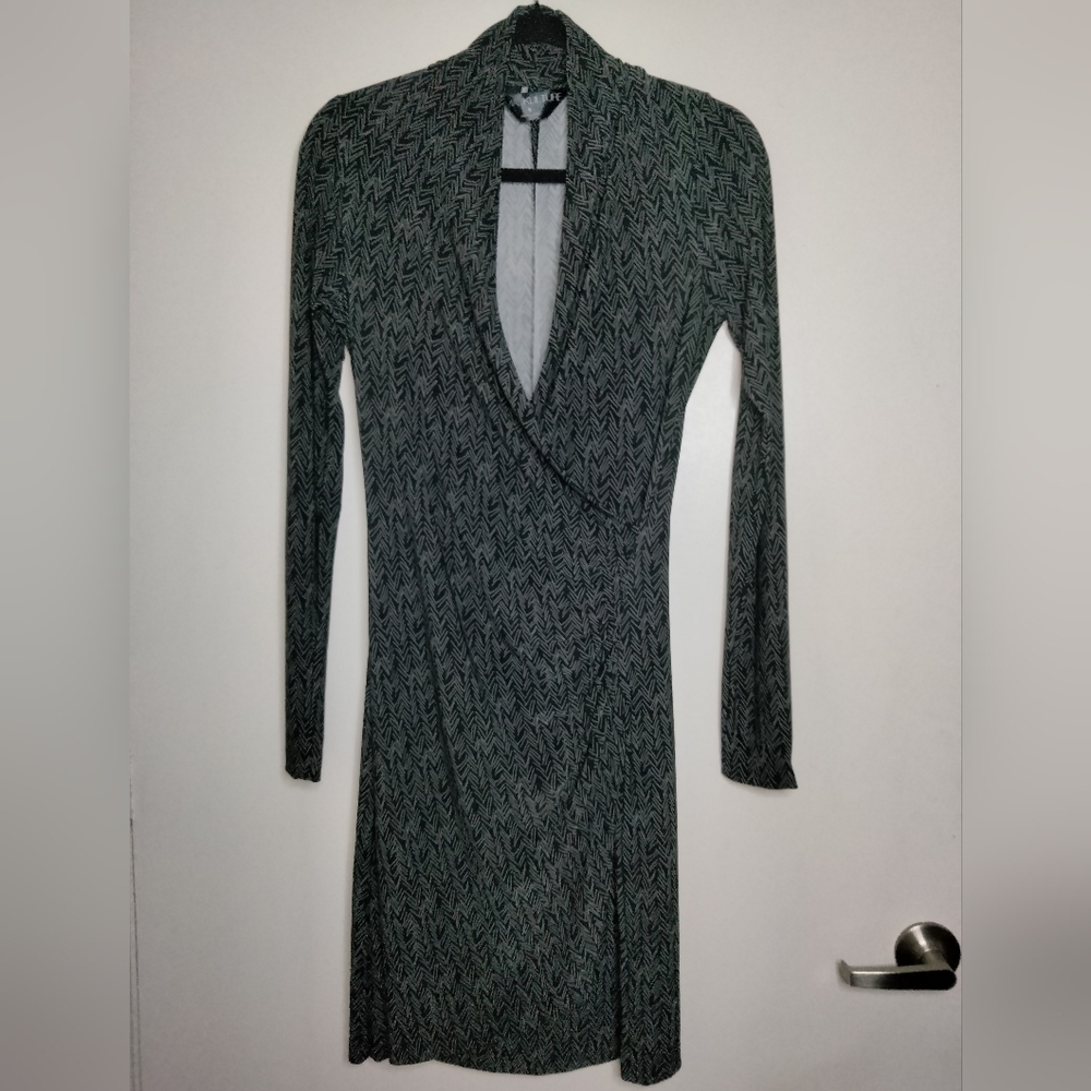 KamaliKulture (Size S) Black & Gray Patterned LS VNeck Surplice Faux Wrap Dress